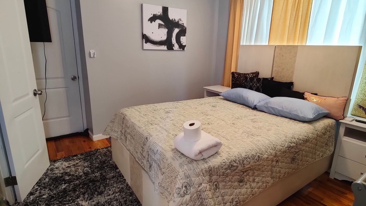Photo of Bedroom in Clason Point