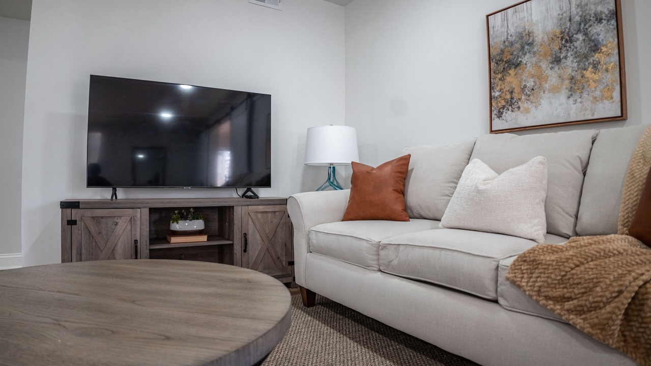 Photo of Livingroom in Seminary Hill