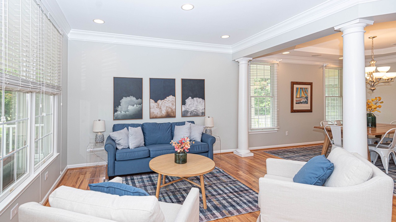 Photo of Livingroom in Bayside