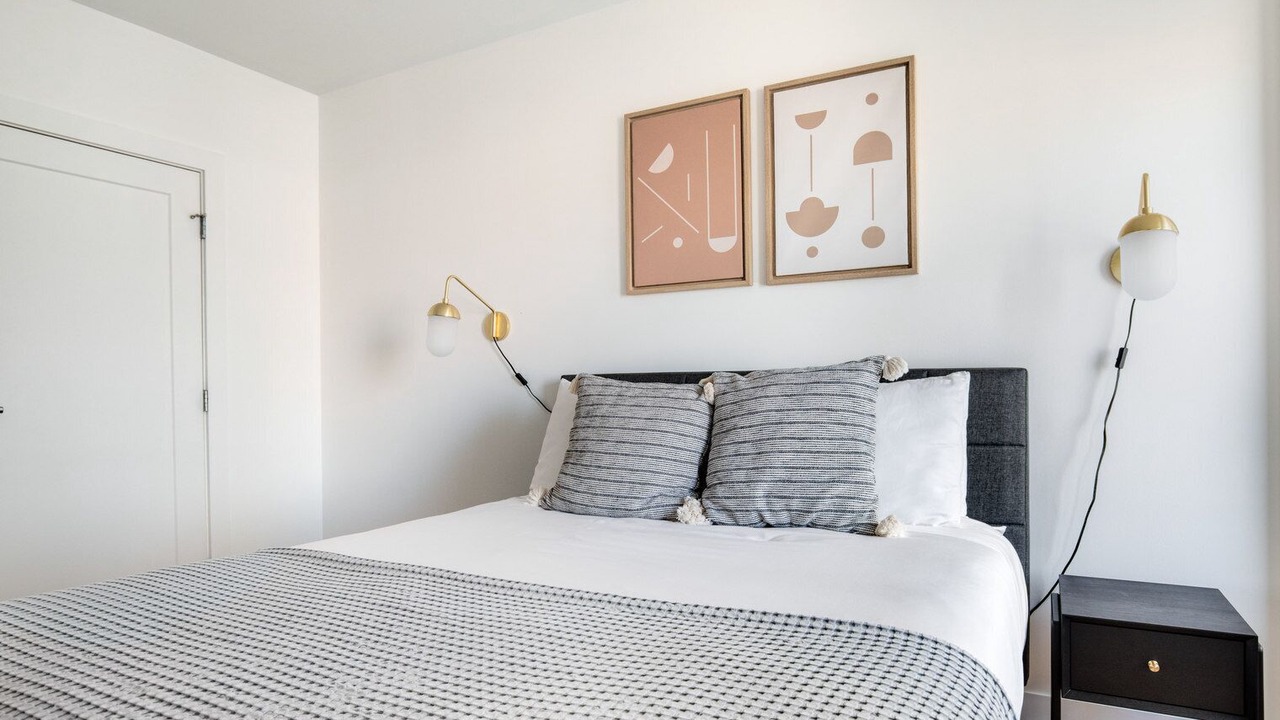 Photo of Bedroom in Fenway–Kenmore