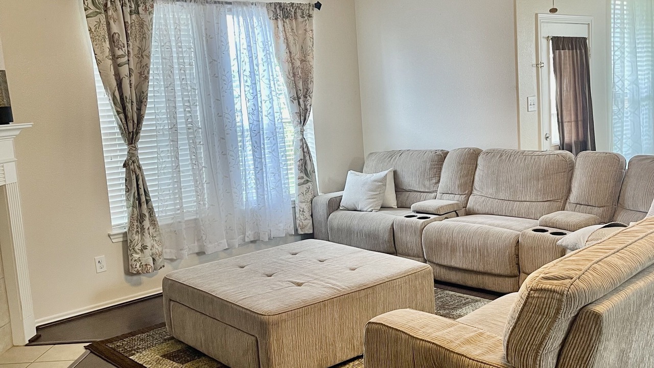 Photo of Livingroom in Southbelt/Ellington