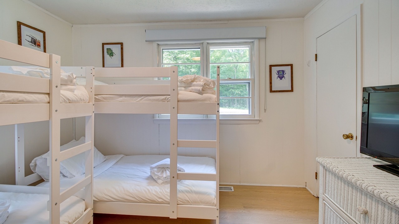 Photo of Bedroom in Lusby