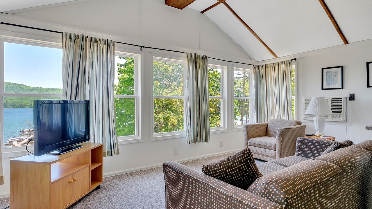 Photo of Livingroom in Cooperstown - Otsego Lake