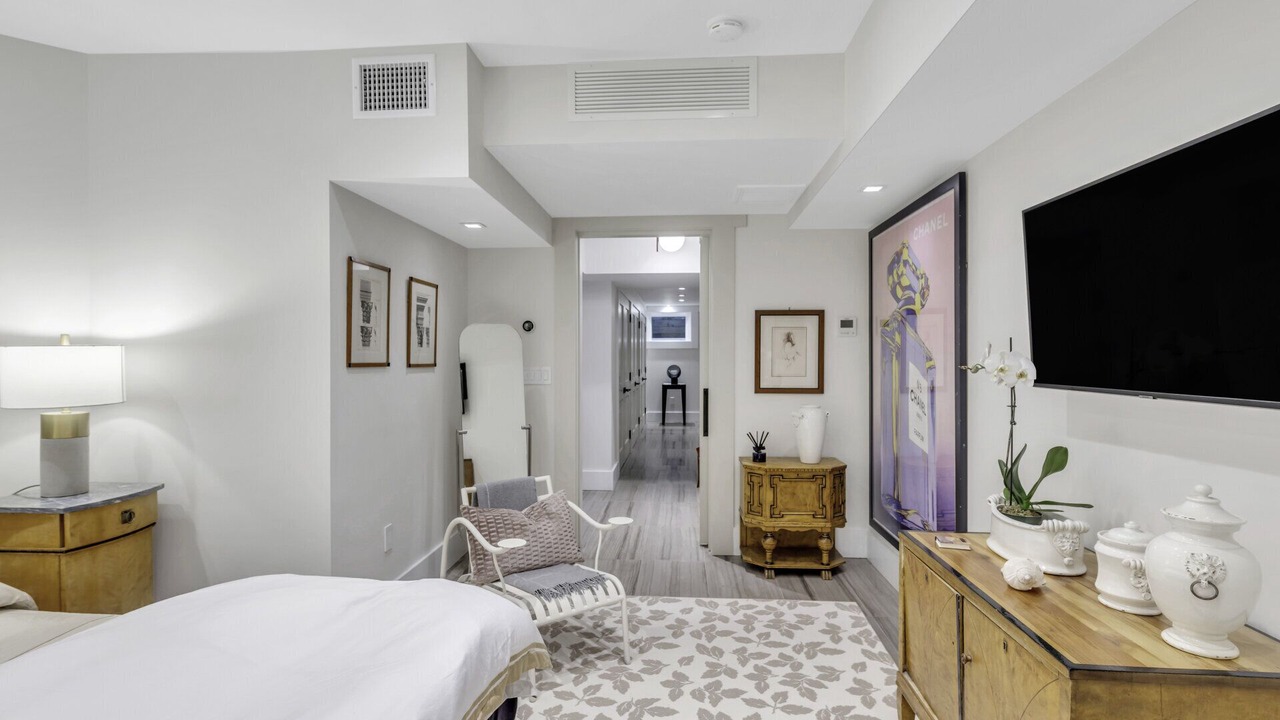 Photo of Bedroom in Village of Southampton