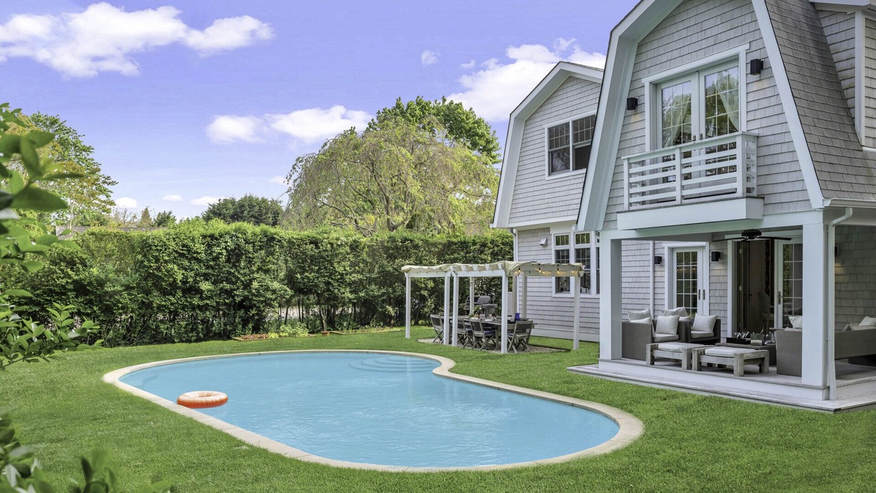 Photo of Outdoor in Village of Southampton