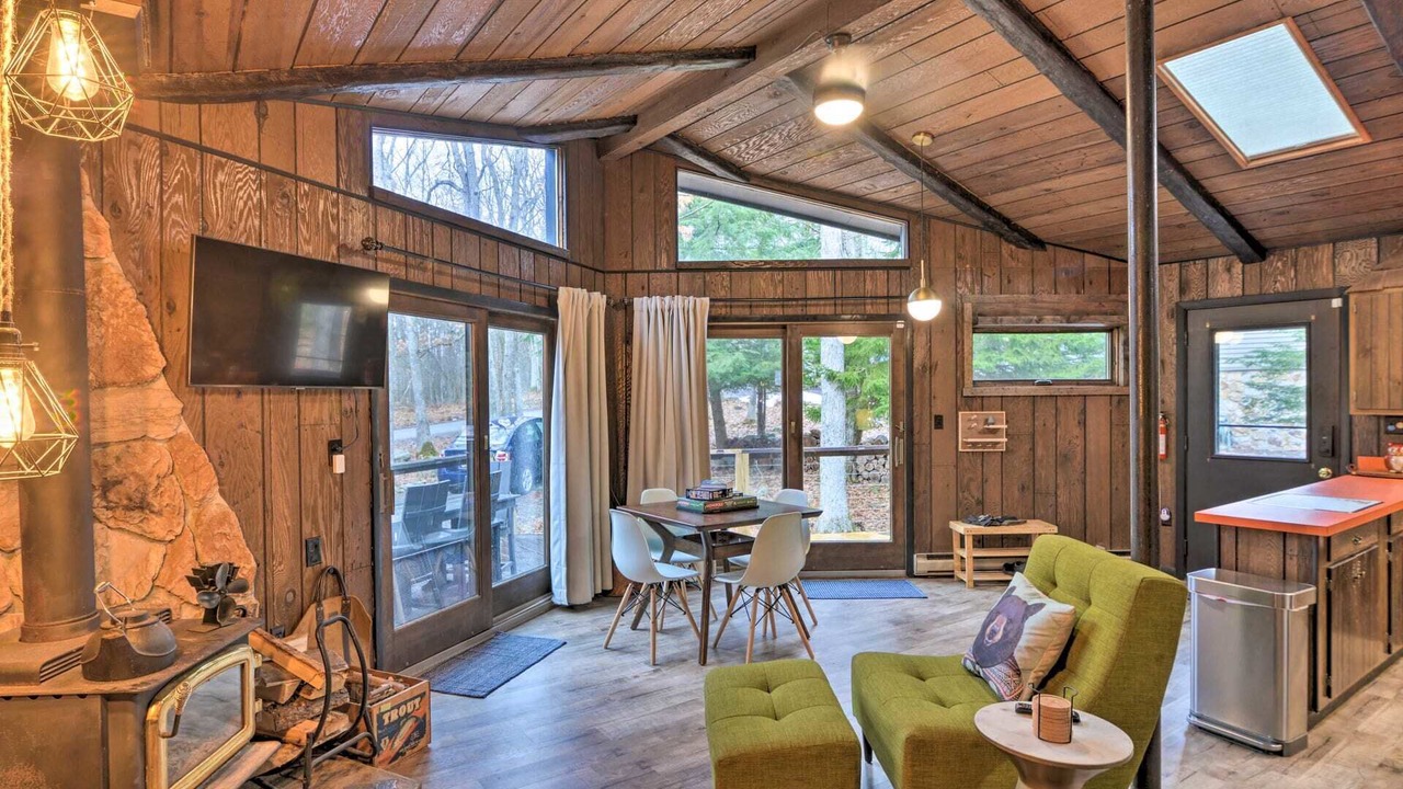Photo of Bedroom in Alpine Lake