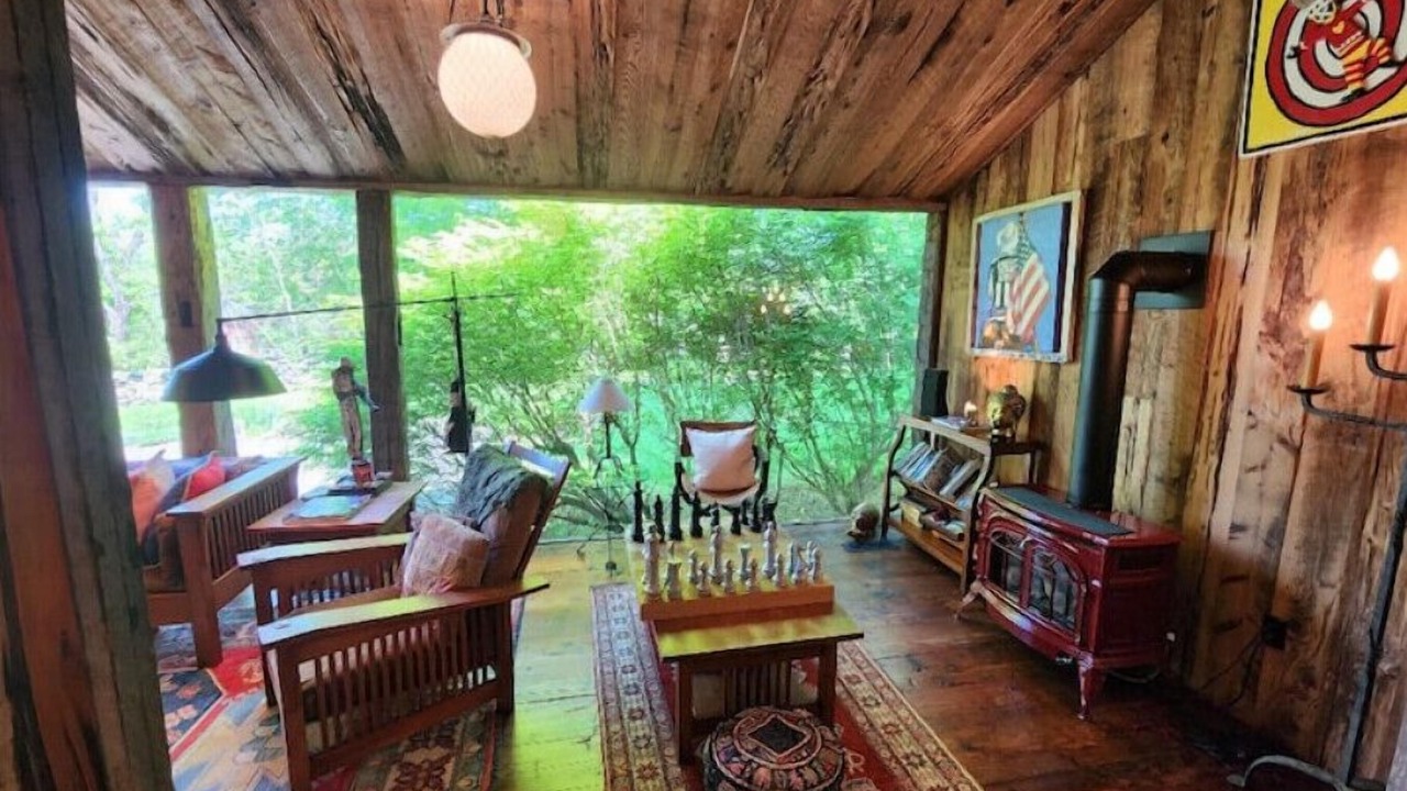 Photo of Livingroom in Pleasant Valley