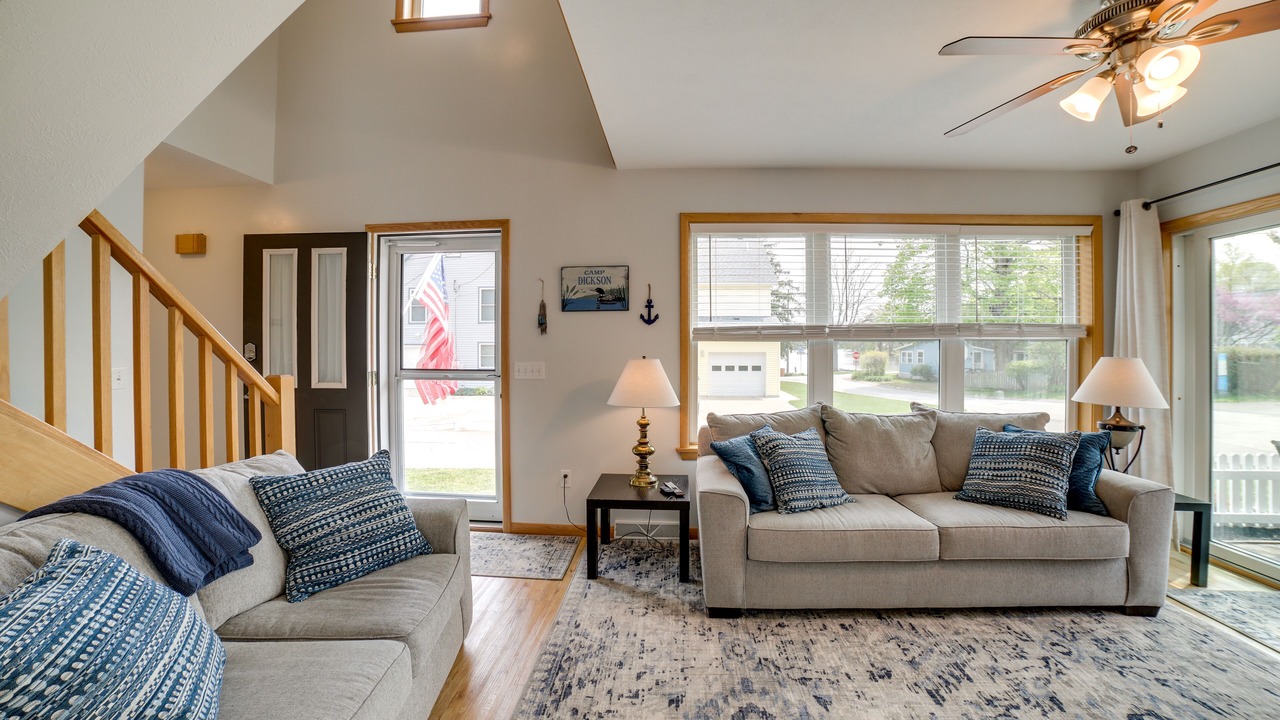 Photo of Livingroom in Edinboro