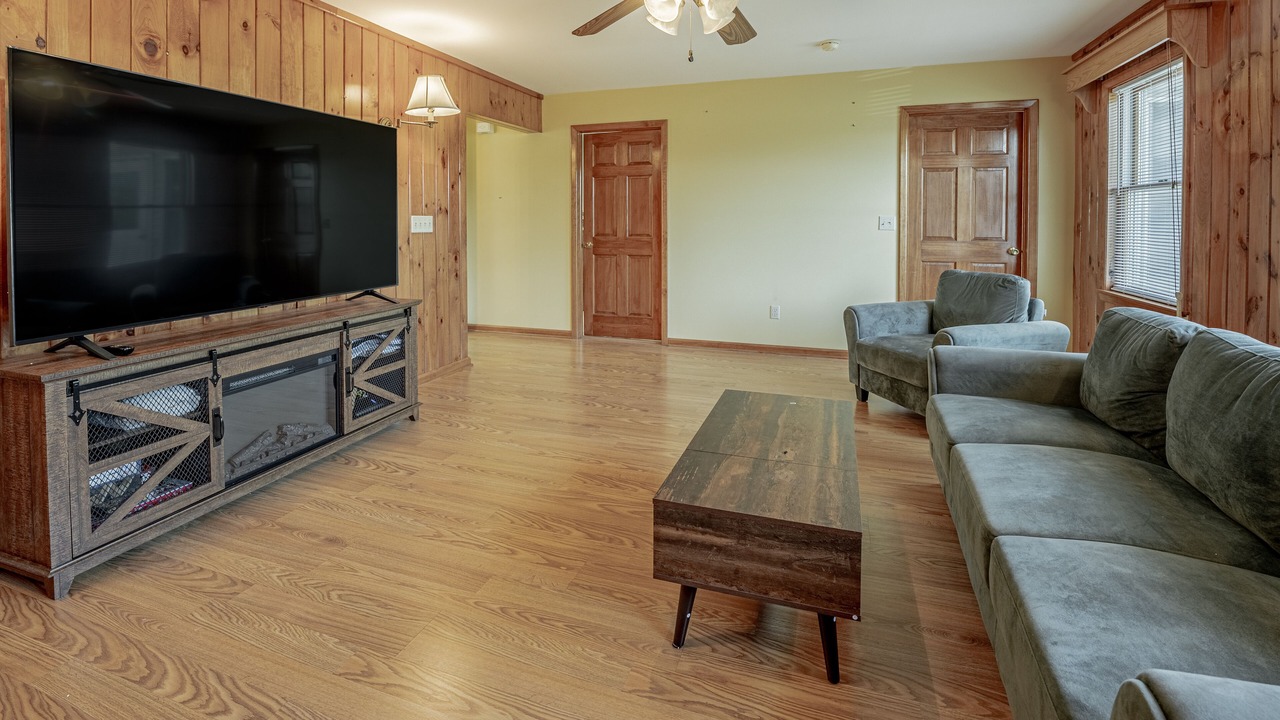 Photo of Livingroom in Youngstown