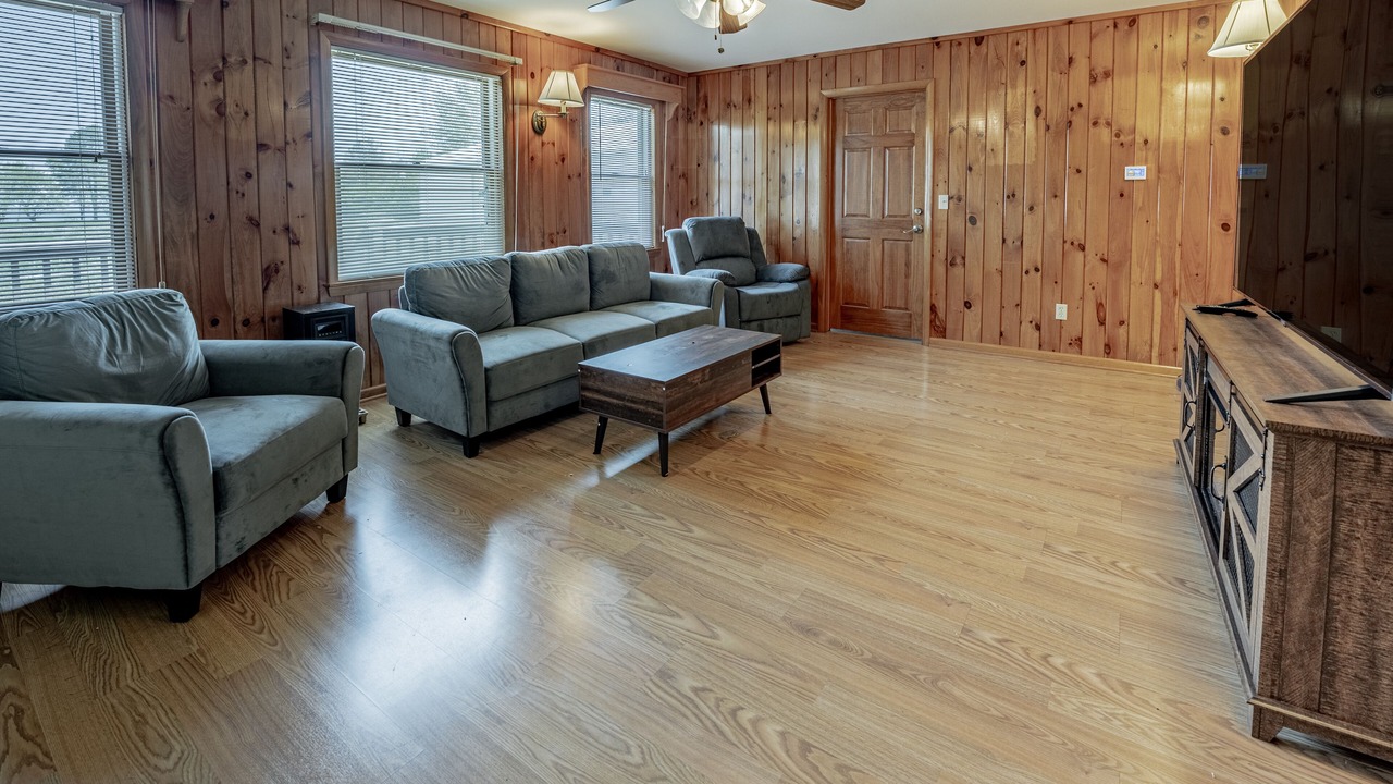 Photo of Livingroom in Youngstown