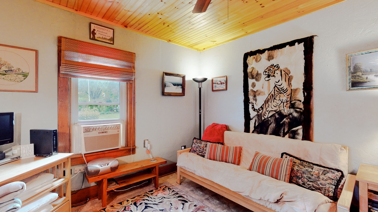 Photo of Livingroom in North Hero