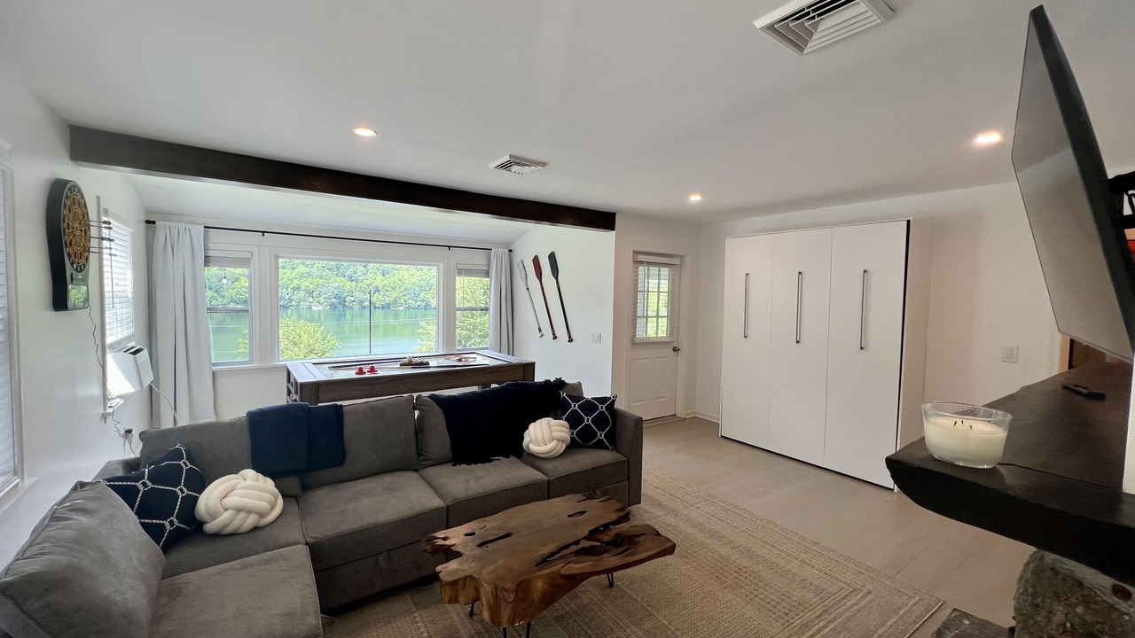 Photo of Livingroom in New Fairfield