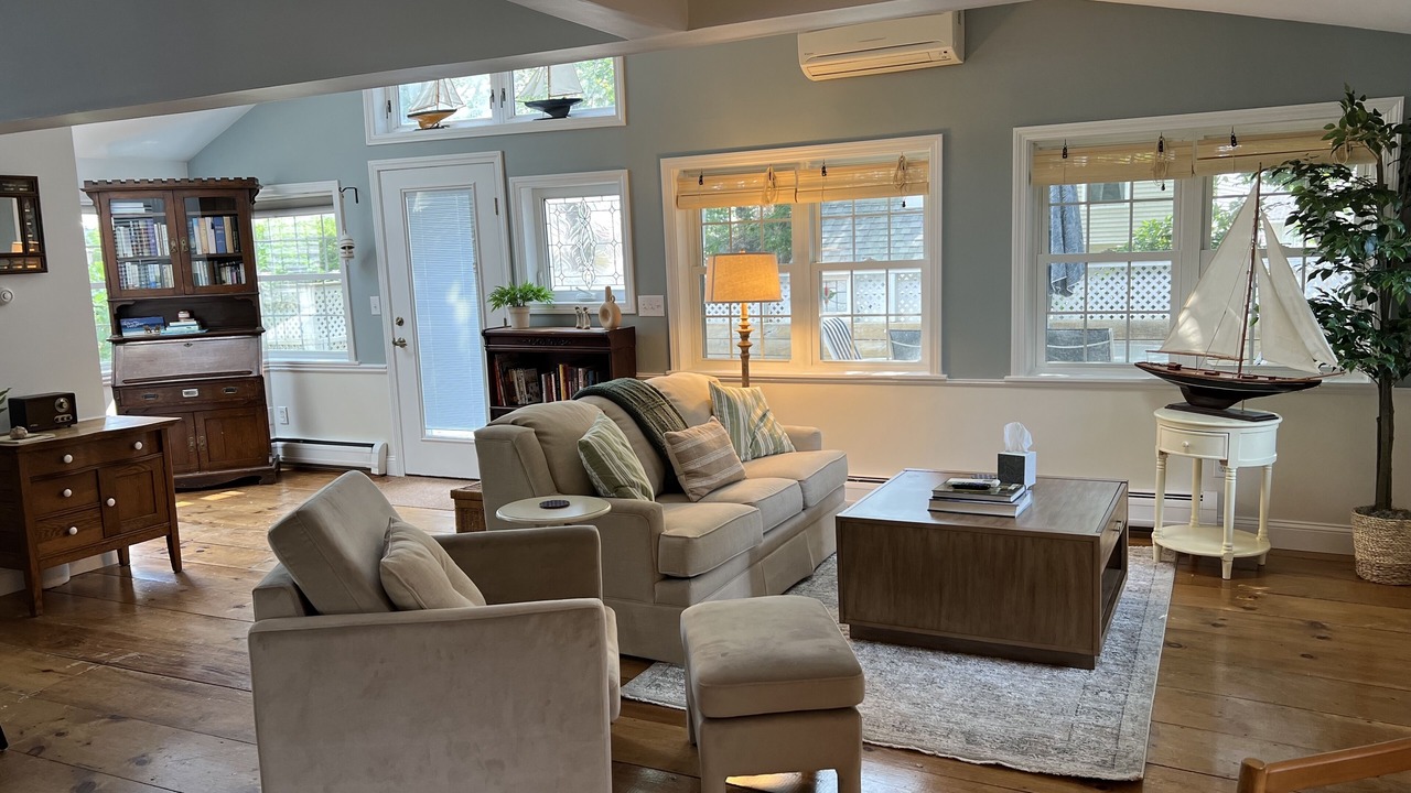 Photo of Livingroom in Hampton