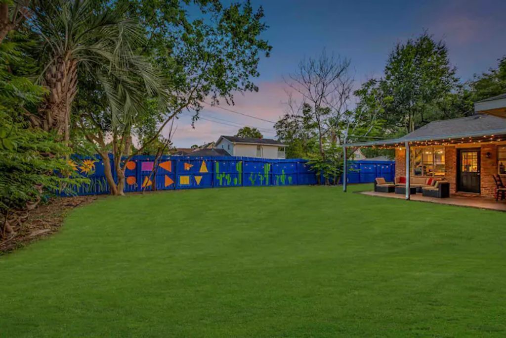 Photo of Outdoor in Southbelt/Ellington