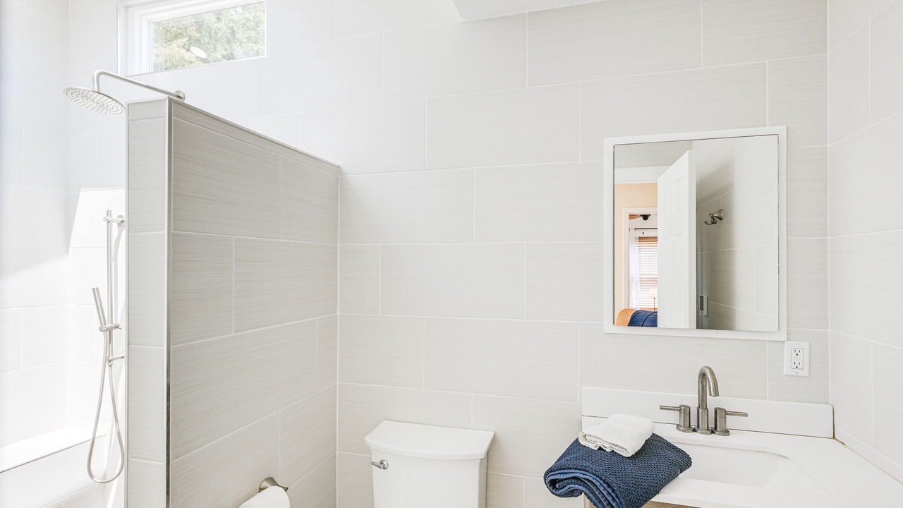 Photo of Bathroom in Point Lookout