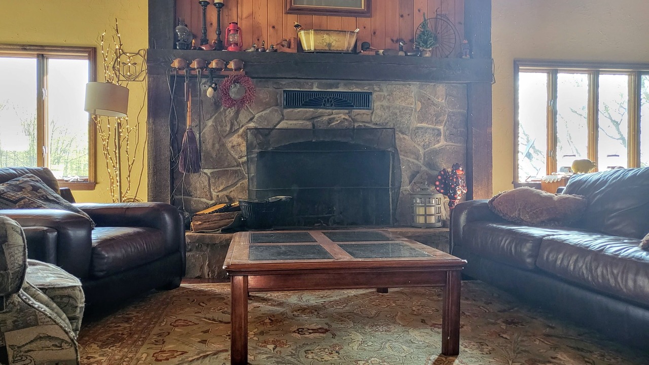 Photo of Livingroom in Old Timberline