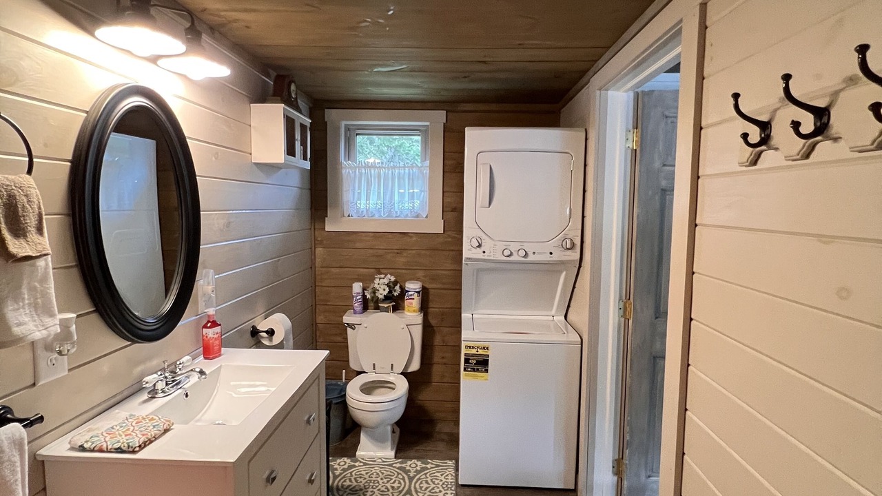 Photo of Bathroom in Ellenburg Center