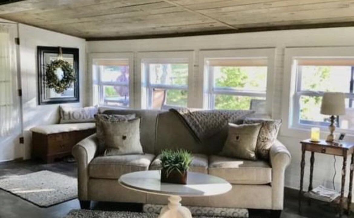 Photo of Livingroom in Ellenburg Center