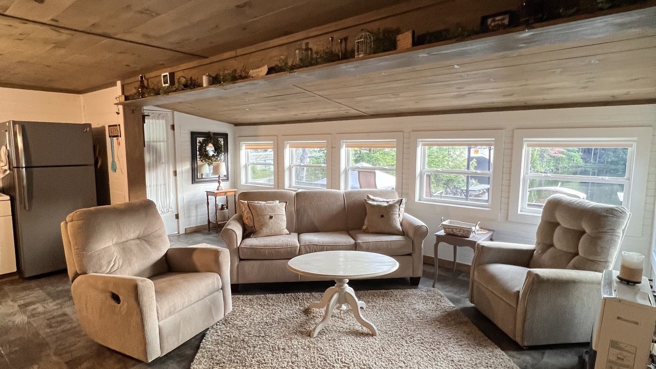 Photo of Livingroom in Ellenburg Center