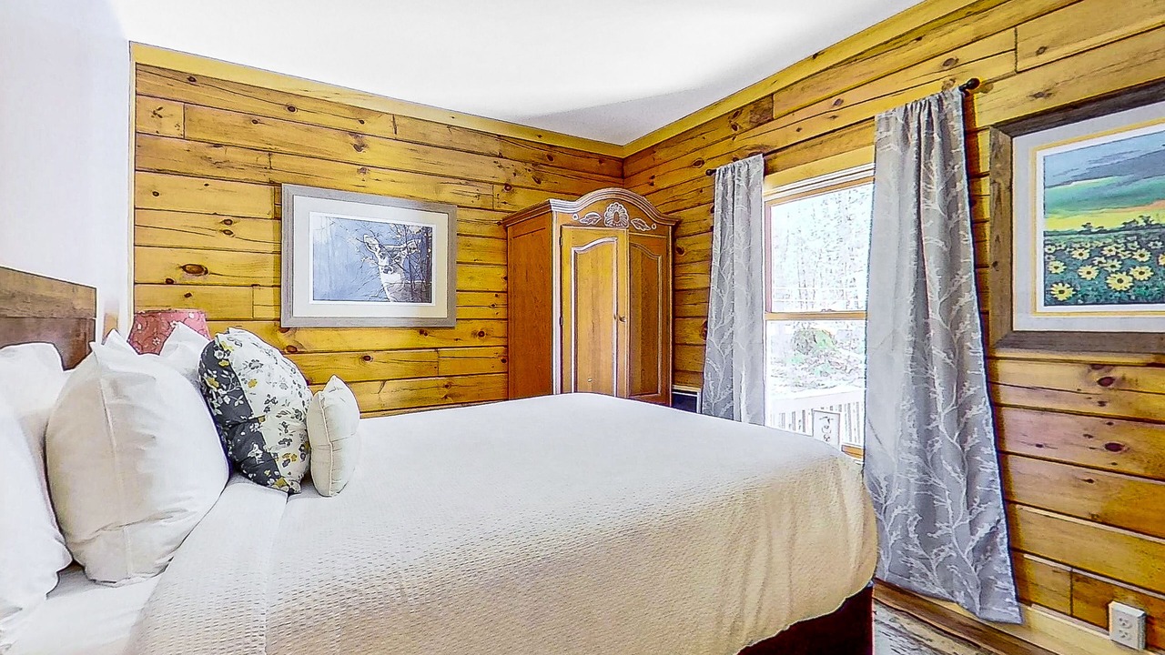 Photo of Bedroom in Warrensburg