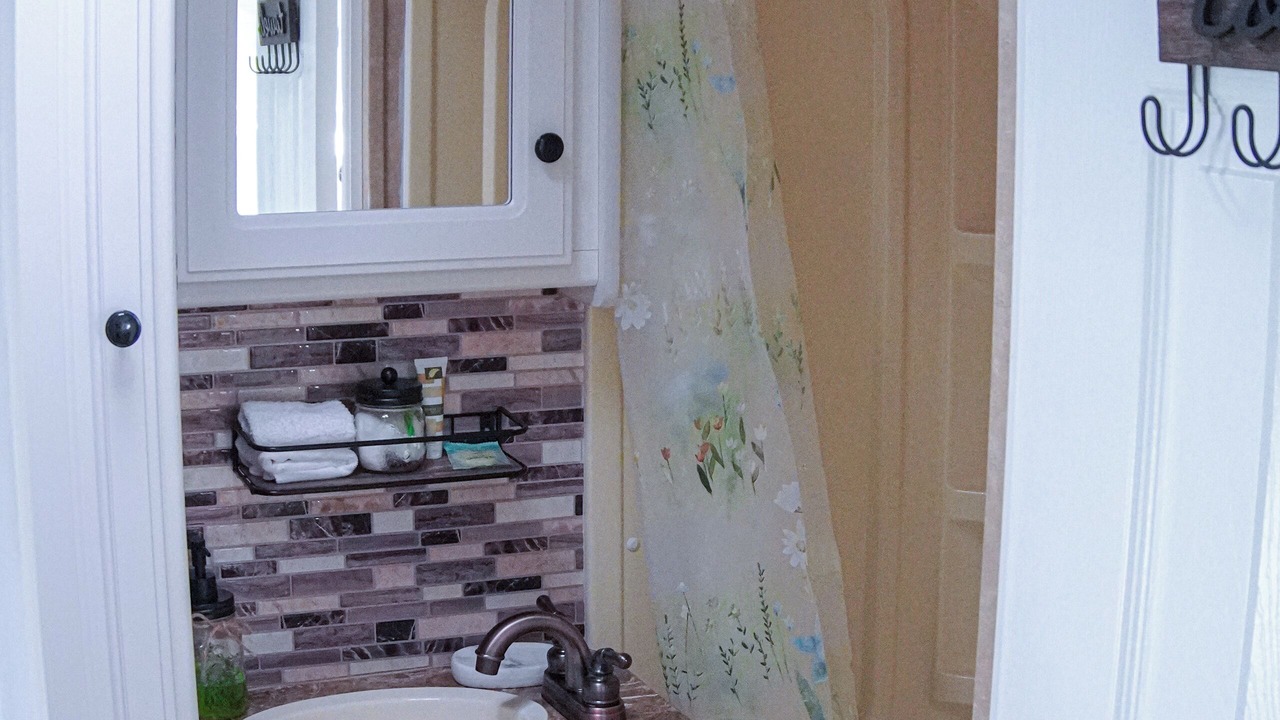 Photo of Bathroom in Canvas