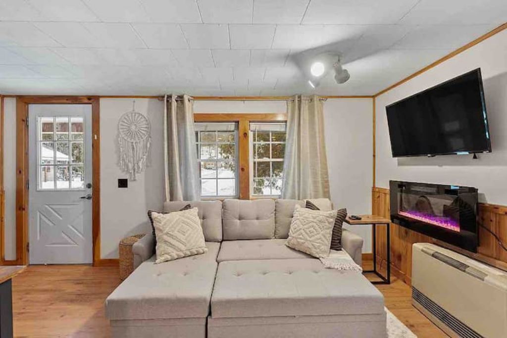 Photo of Livingroom in Thornton