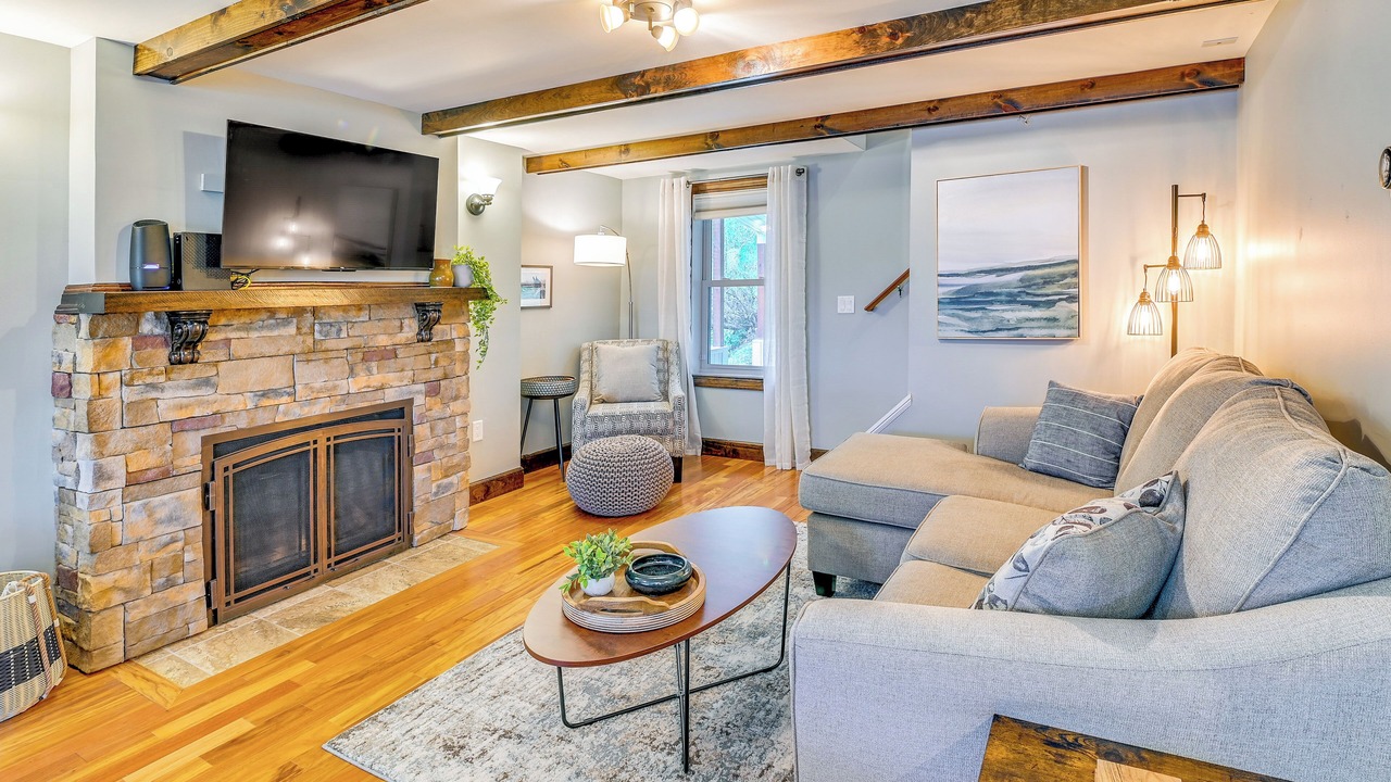 Photo of Livingroom in Saratoga Springs