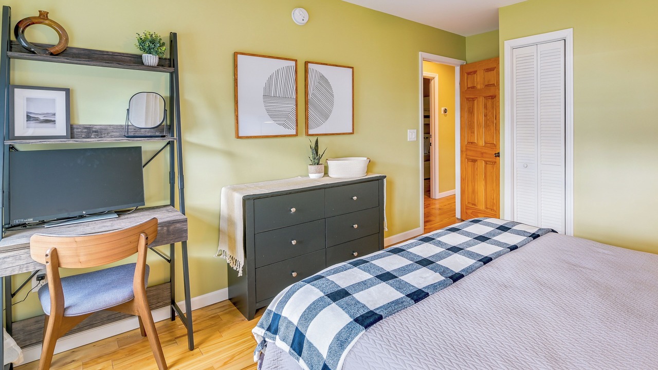 Photo of Bedroom in Saratoga Springs