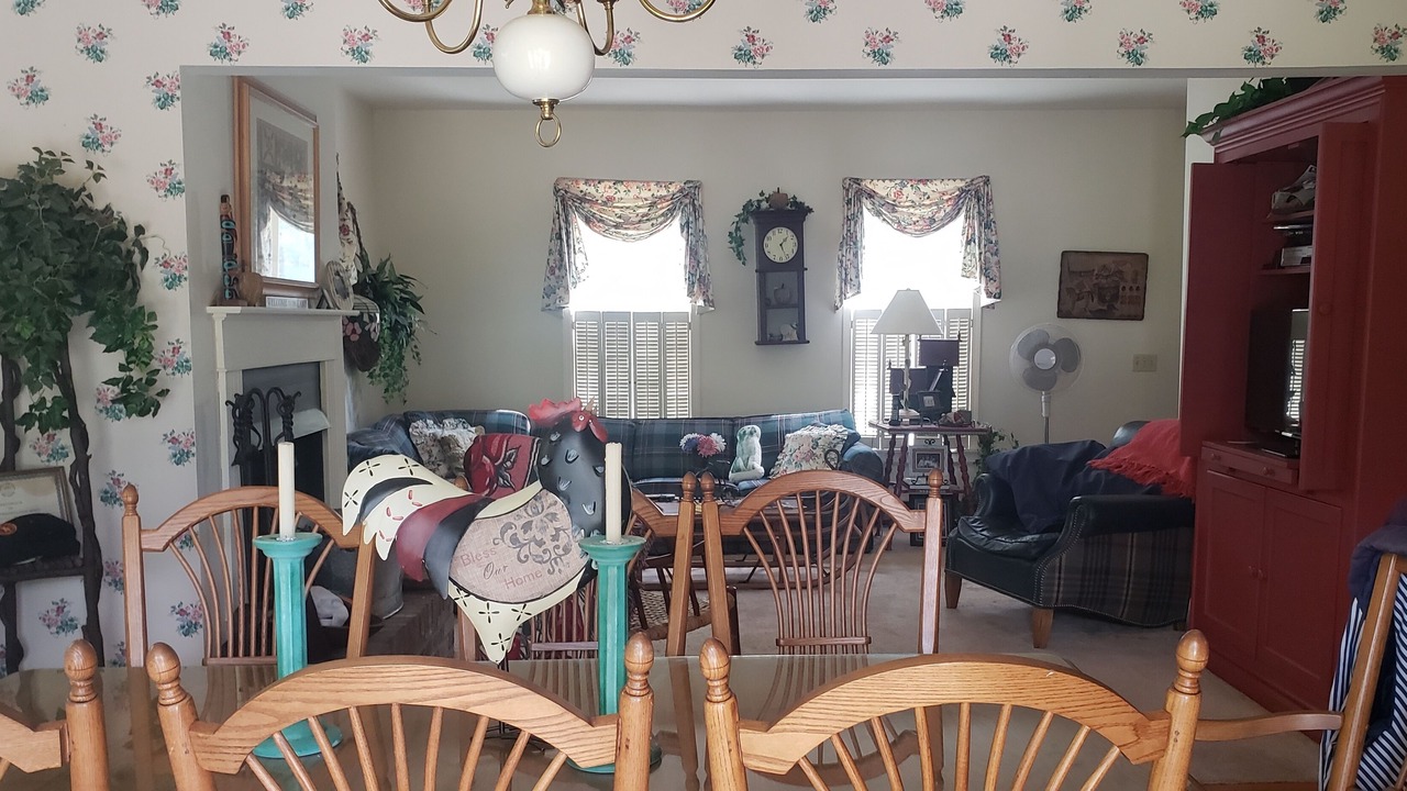 Photo of Livingroom in Huletts Landing