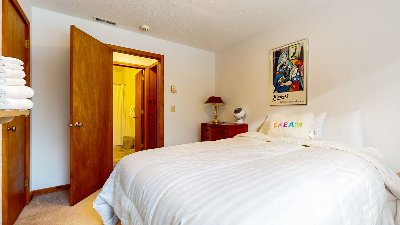 Photo of Bedroom in Ludlow