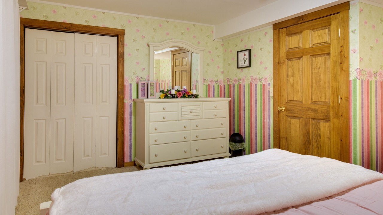 Photo of Bedroom in Romulus
