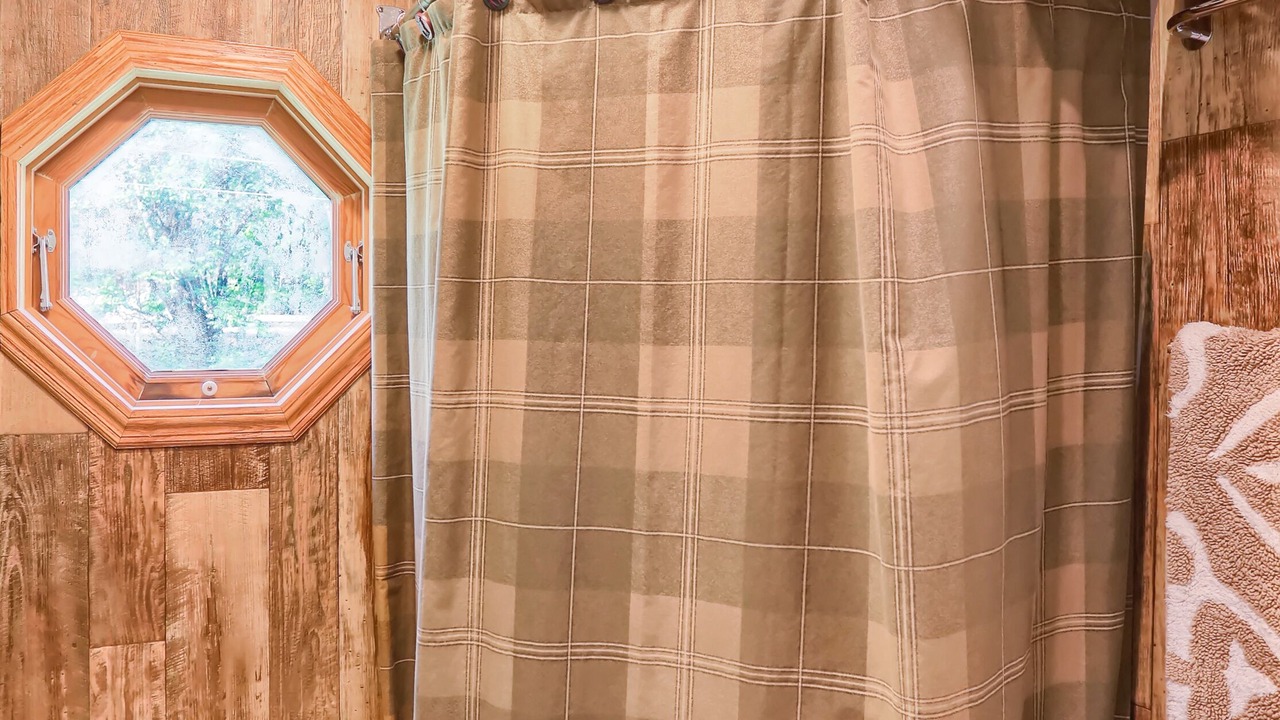 Photo of Bathroom in Loyalton