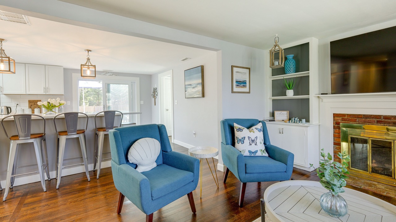 Photo of Livingroom in Hyannis
