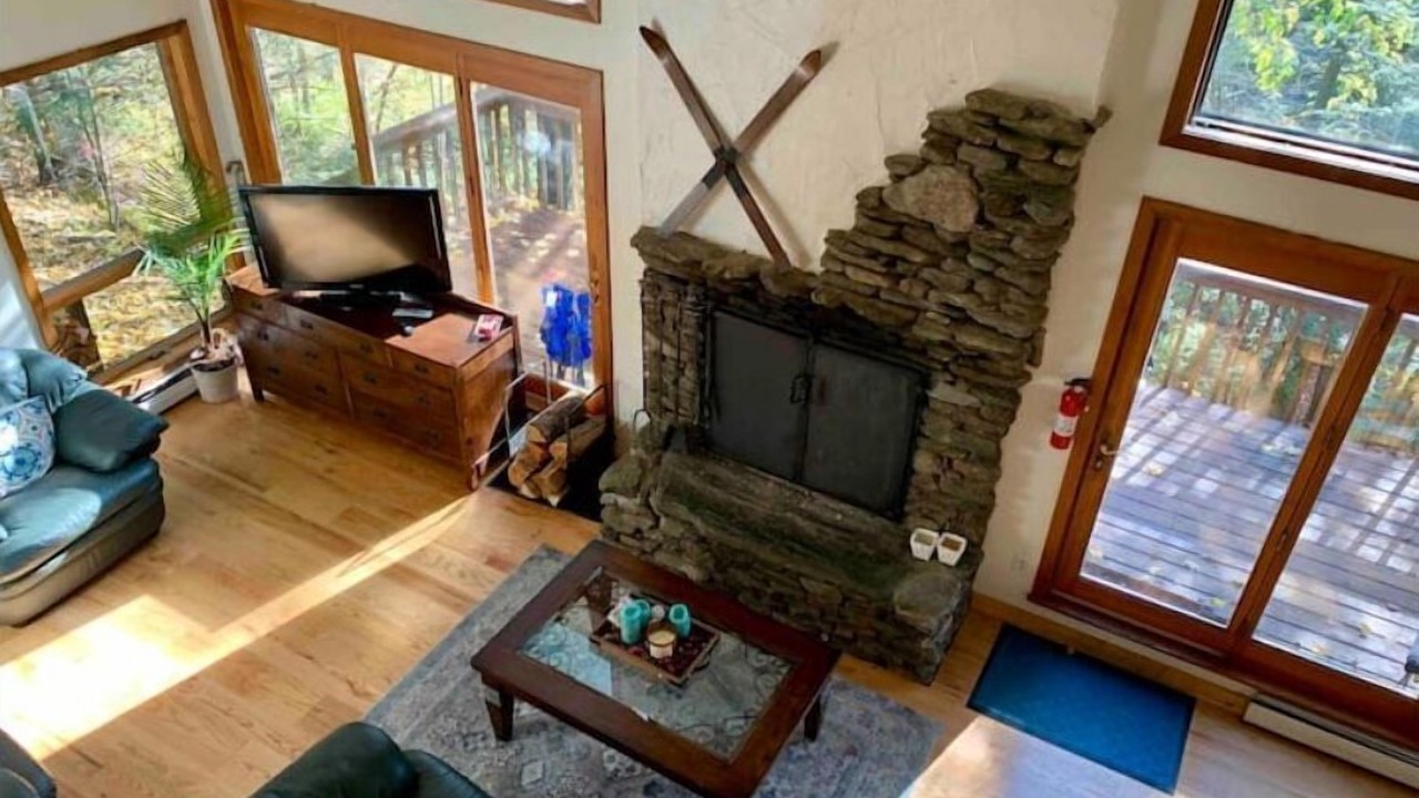 Photo of Livingroom in Pittsfield