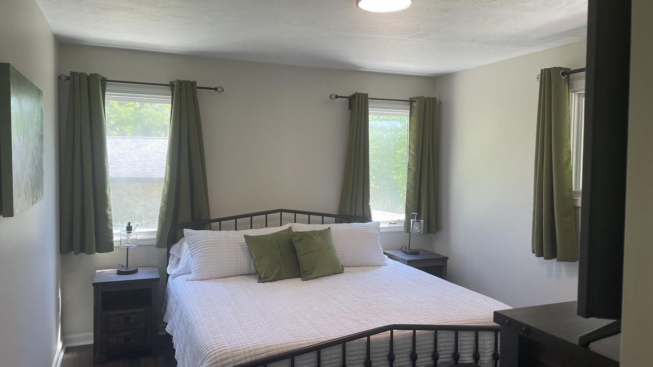 Photo of Bedroom in Monaca