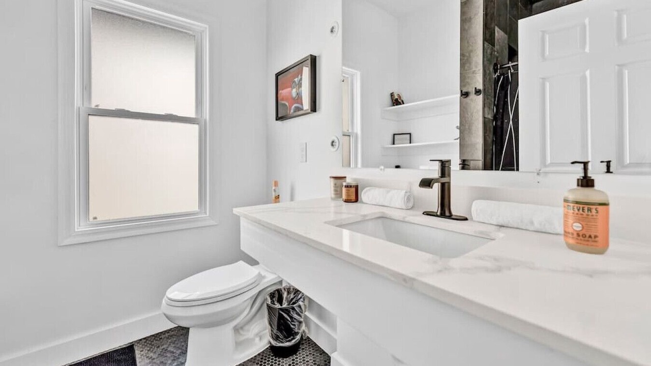 Photo of Bathroom in Front Park