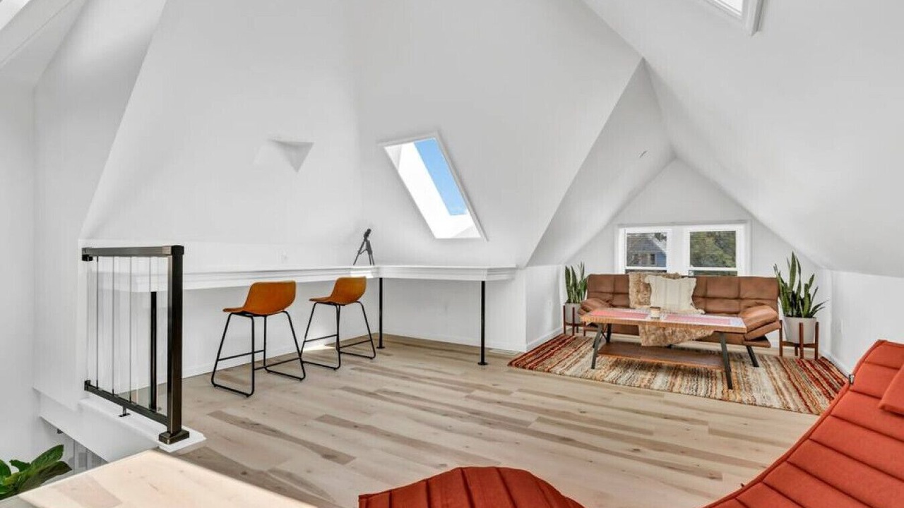 Photo of Livingroom in Front Park