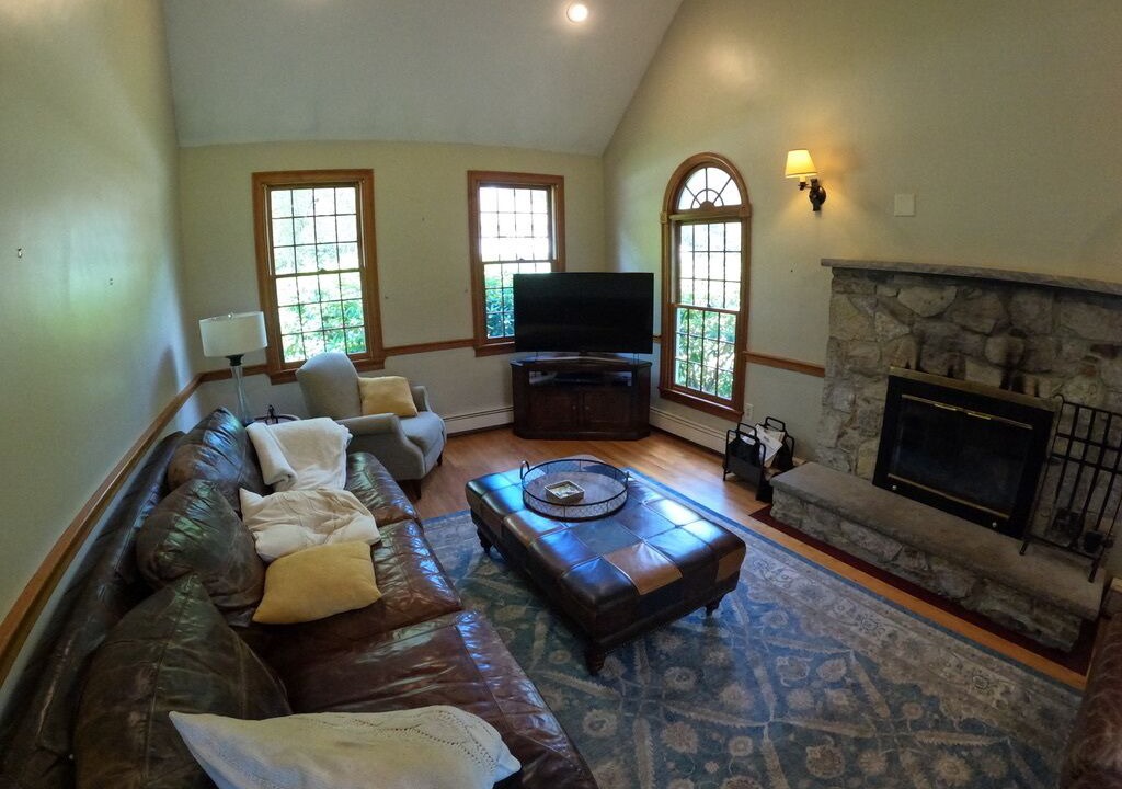 Photo of Livingroom in Beverly