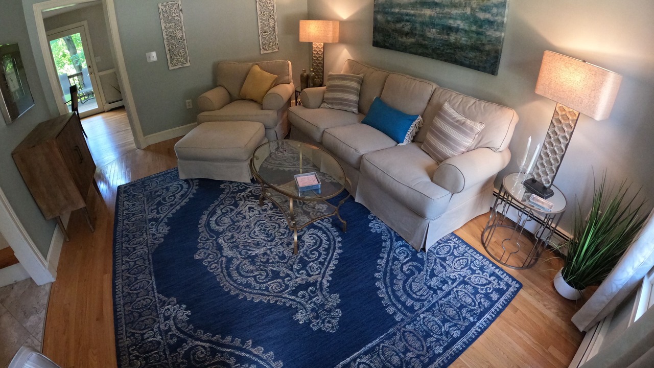 Photo of Livingroom in Beverly