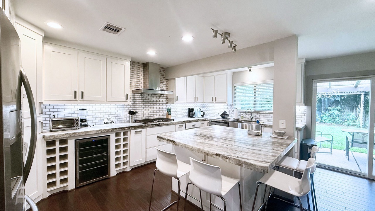 Photo of Kitchen in Willow Meadows/Willowbend Area