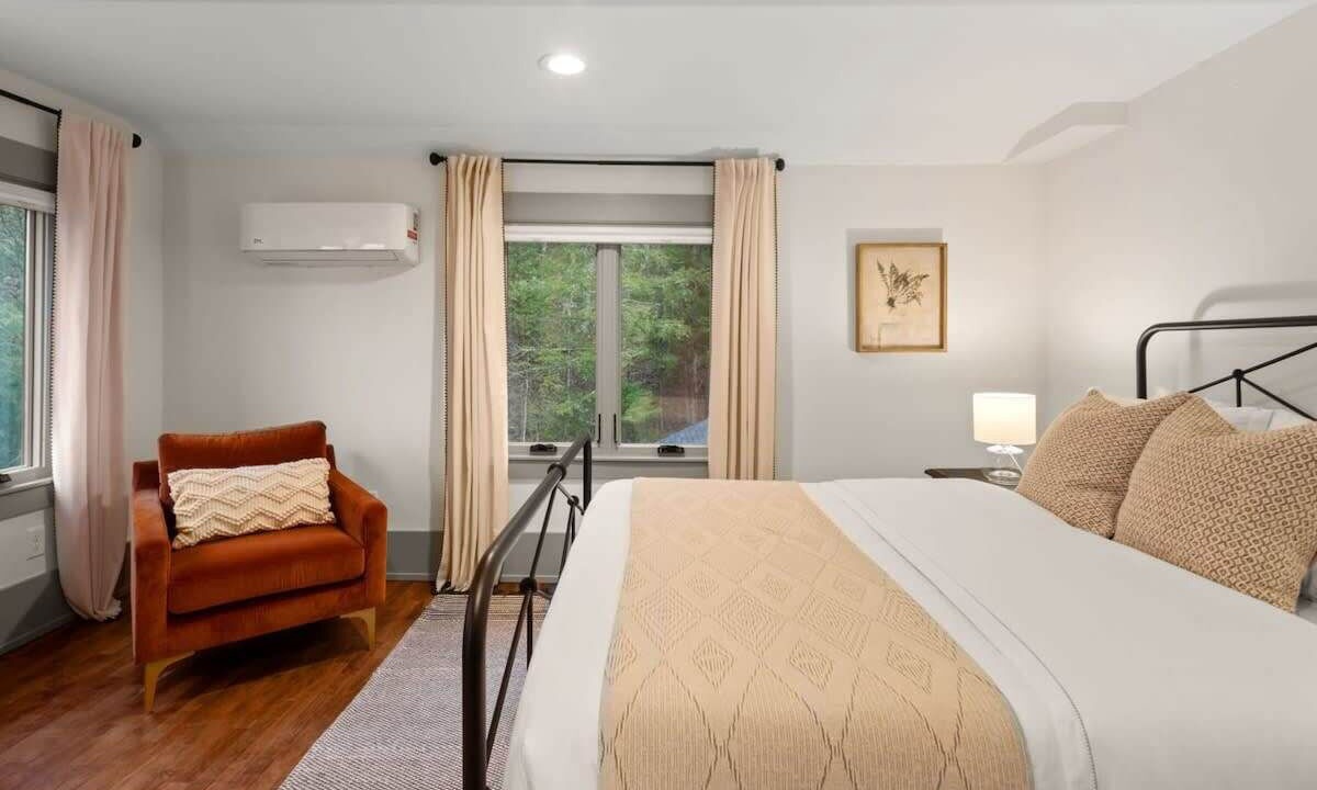 Photo of Bedroom in Stowe Area