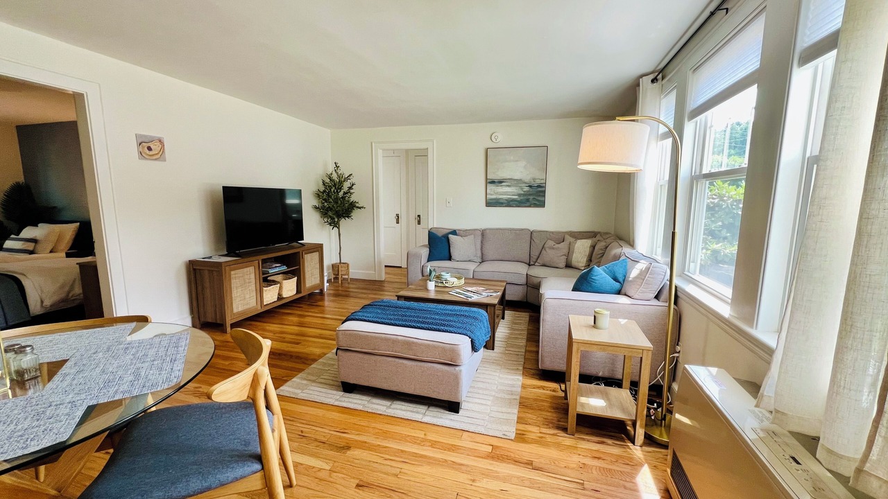 Photo of Livingroom in Loveitts Field