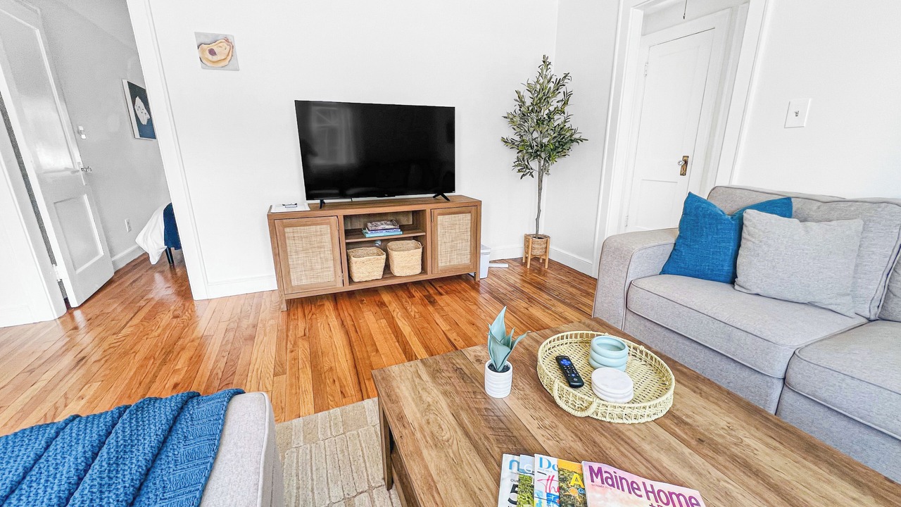 Photo of Livingroom in Loveitts Field