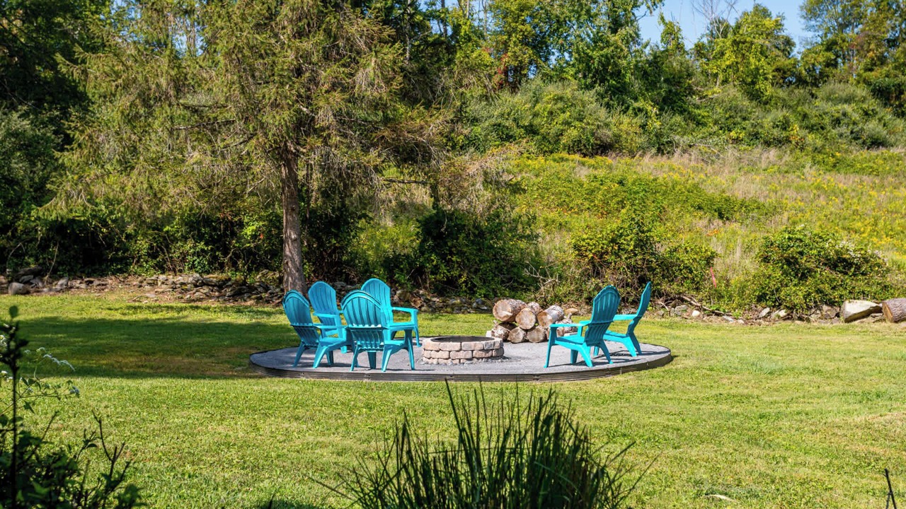 Photo of Outdoor in Hollowville