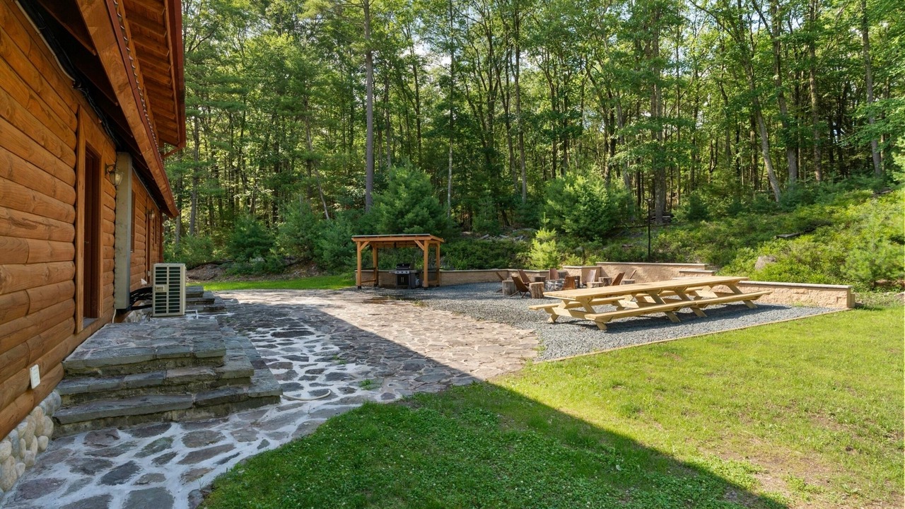 Photo of Outdoor in Highland Lake
