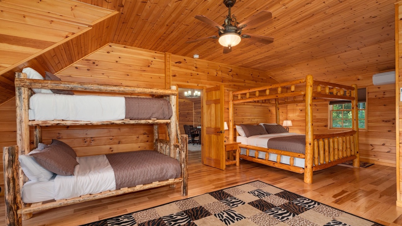 Photo of Bedroom in Highland Lake