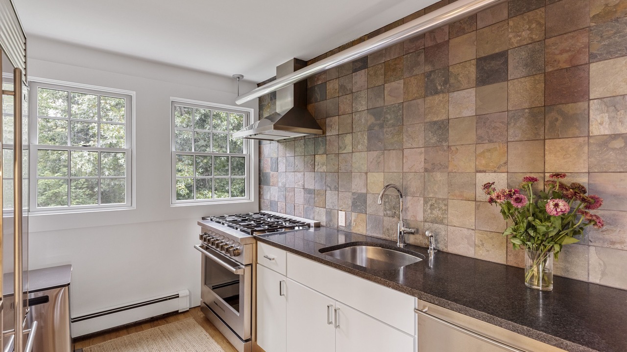 Photo of Kitchen in Shinnecock Hills