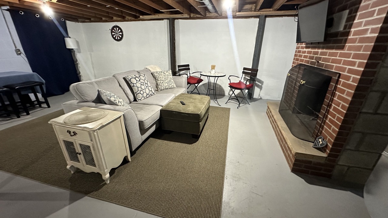 Photo of Livingroom in Tonawanda