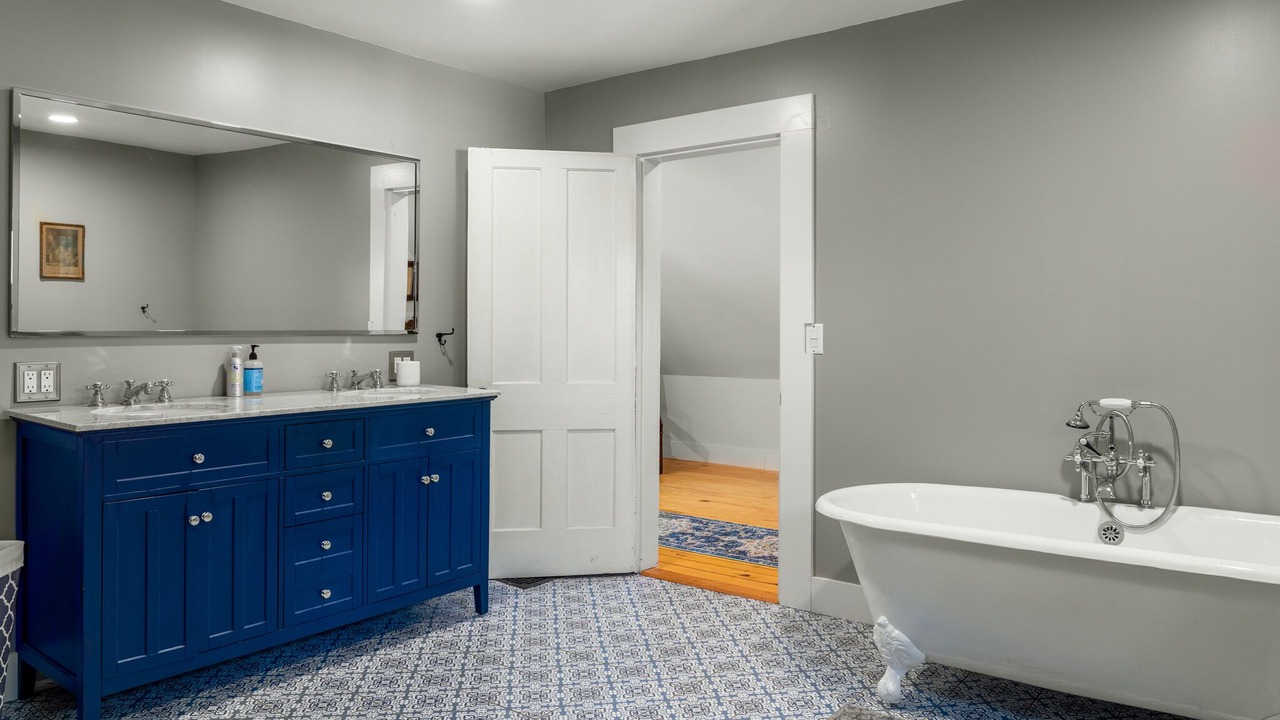 Photo of Bathroom in Williamstown