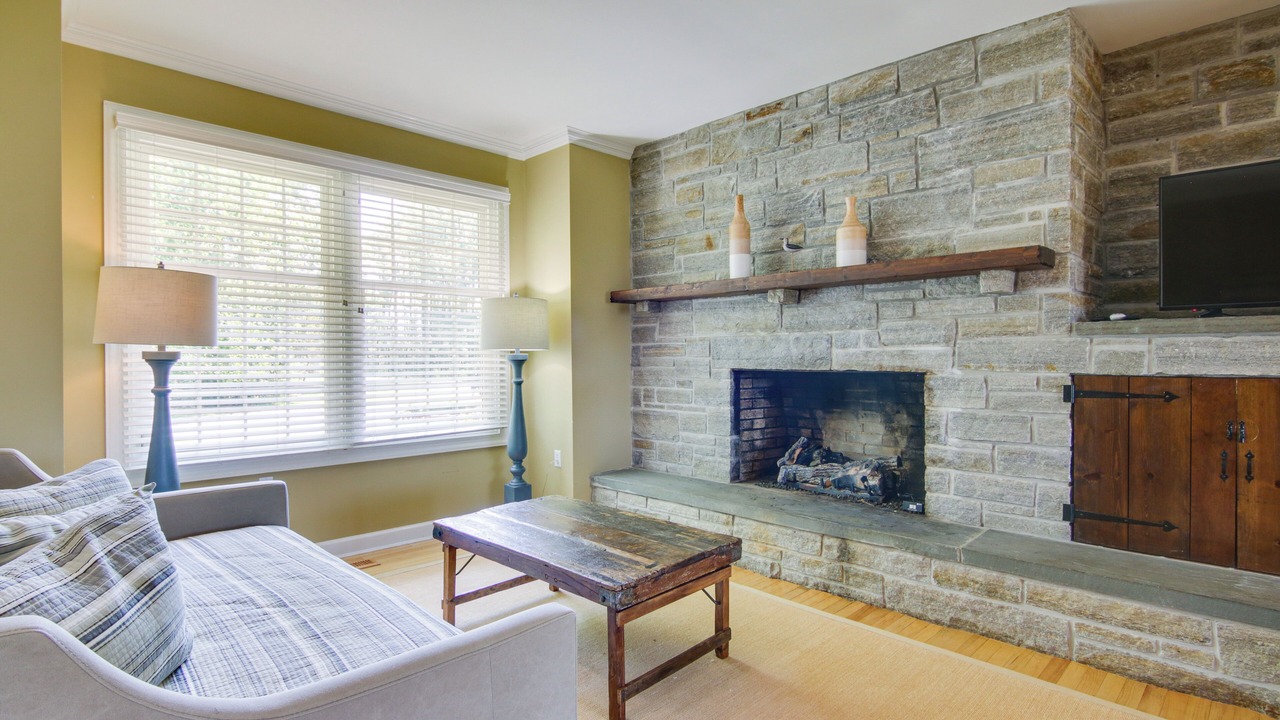Photo of Livingroom in Cambridge